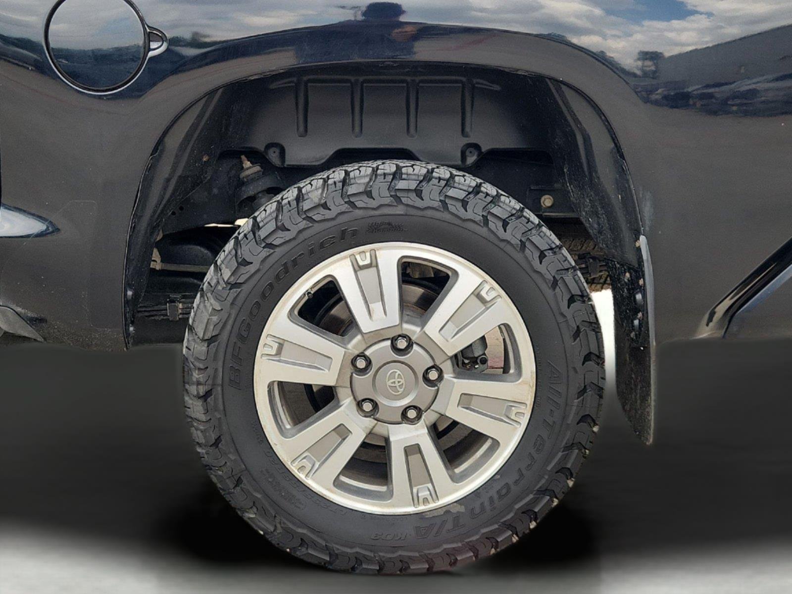 Used 2017 Toyota Tundra Platinum AWD/4WD image 32