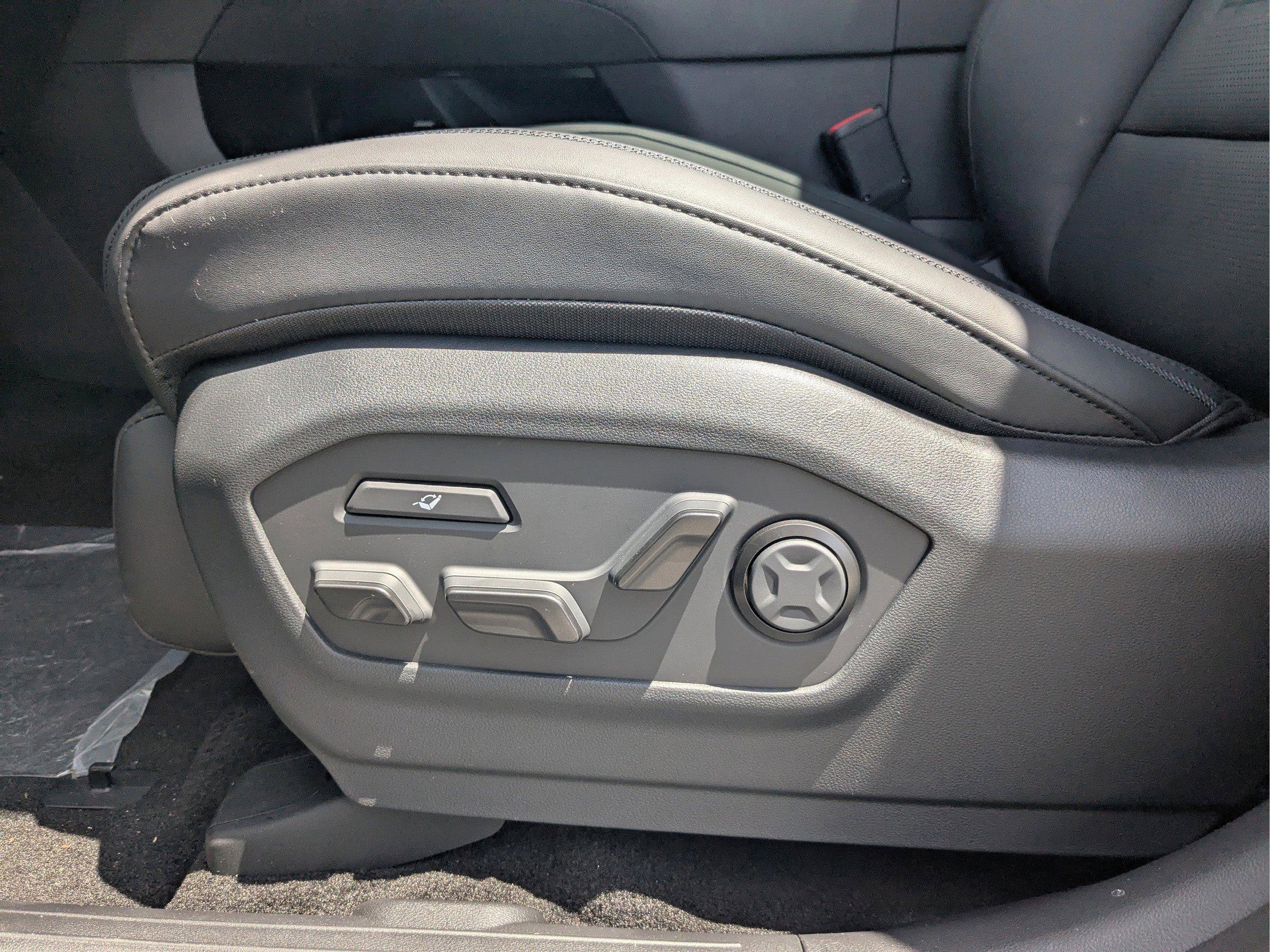 New 2026 Hyundai Santa Fe Calligraphy FWD image 23