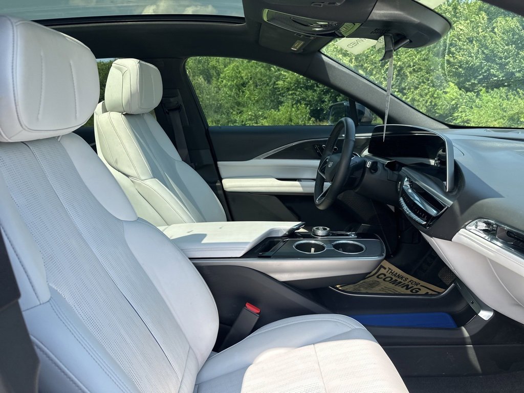 Certified 2024 Cadillac Lyriq Sport image 28