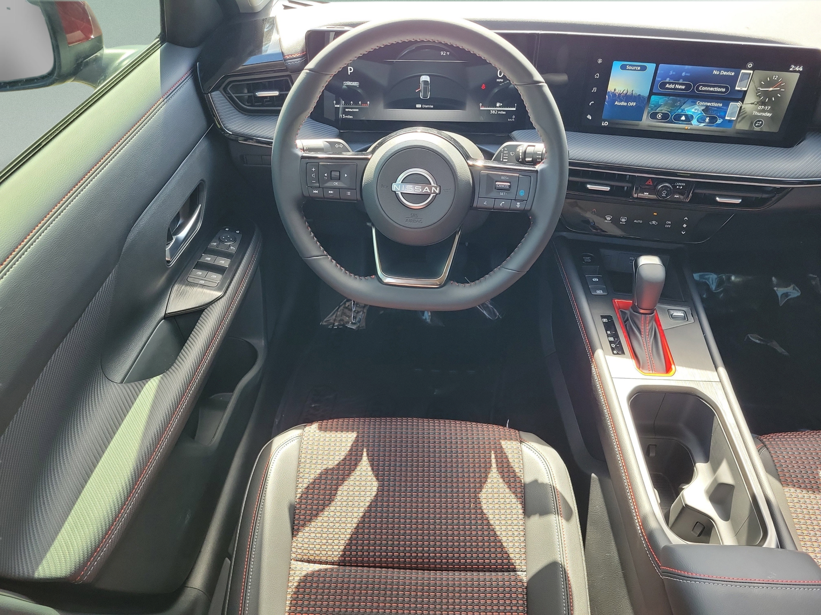 Certified 2025 Nissan Kicks SR FWD image 15