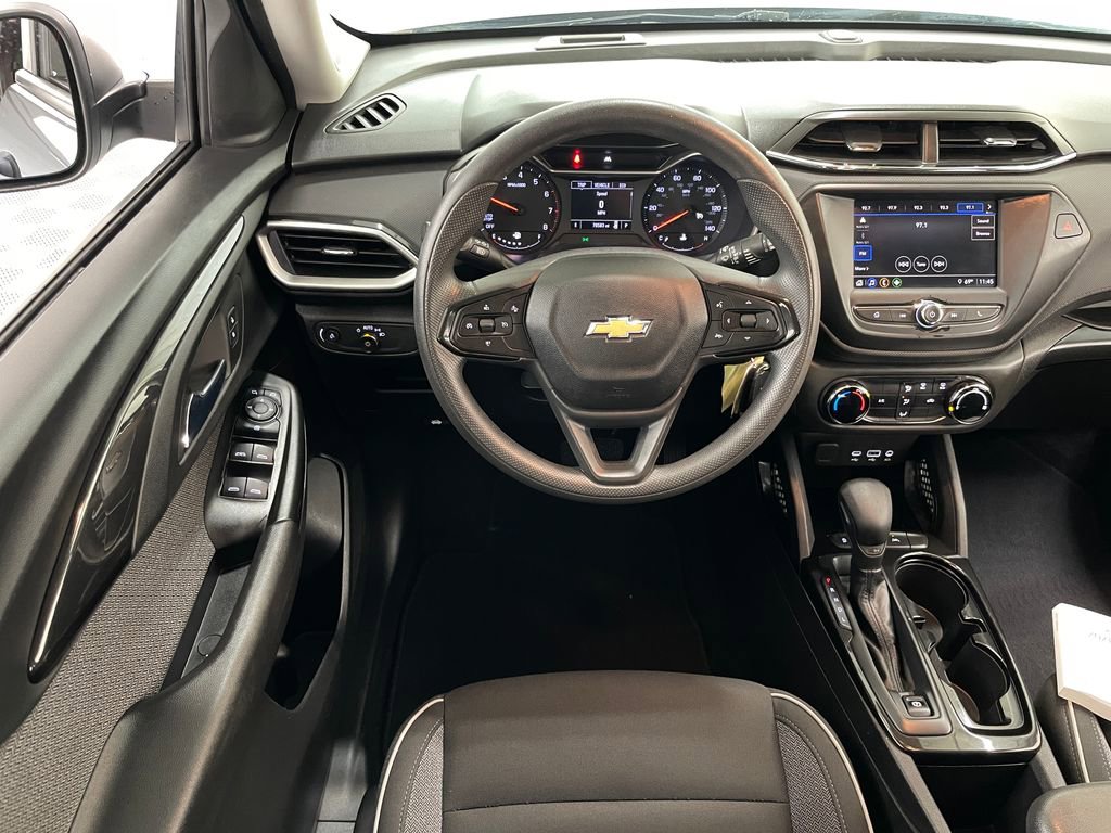 Used 2021 Chevrolet TrailBlazer LS FWD image 15