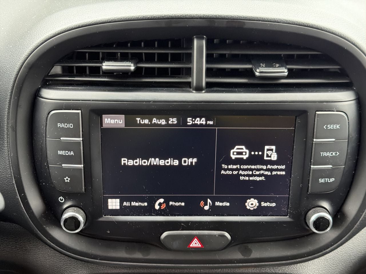 Used 2024 Kia Soul LX w/ Option Group 015 FWD image 16