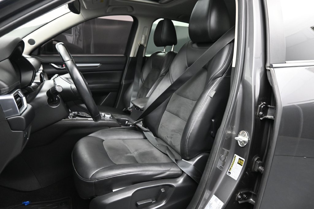 Used 2020 MAZDA CX-5 Touring FWD image 2