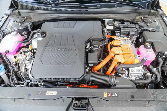 New 2025 Hyundai Elantra SEL FWD image 30