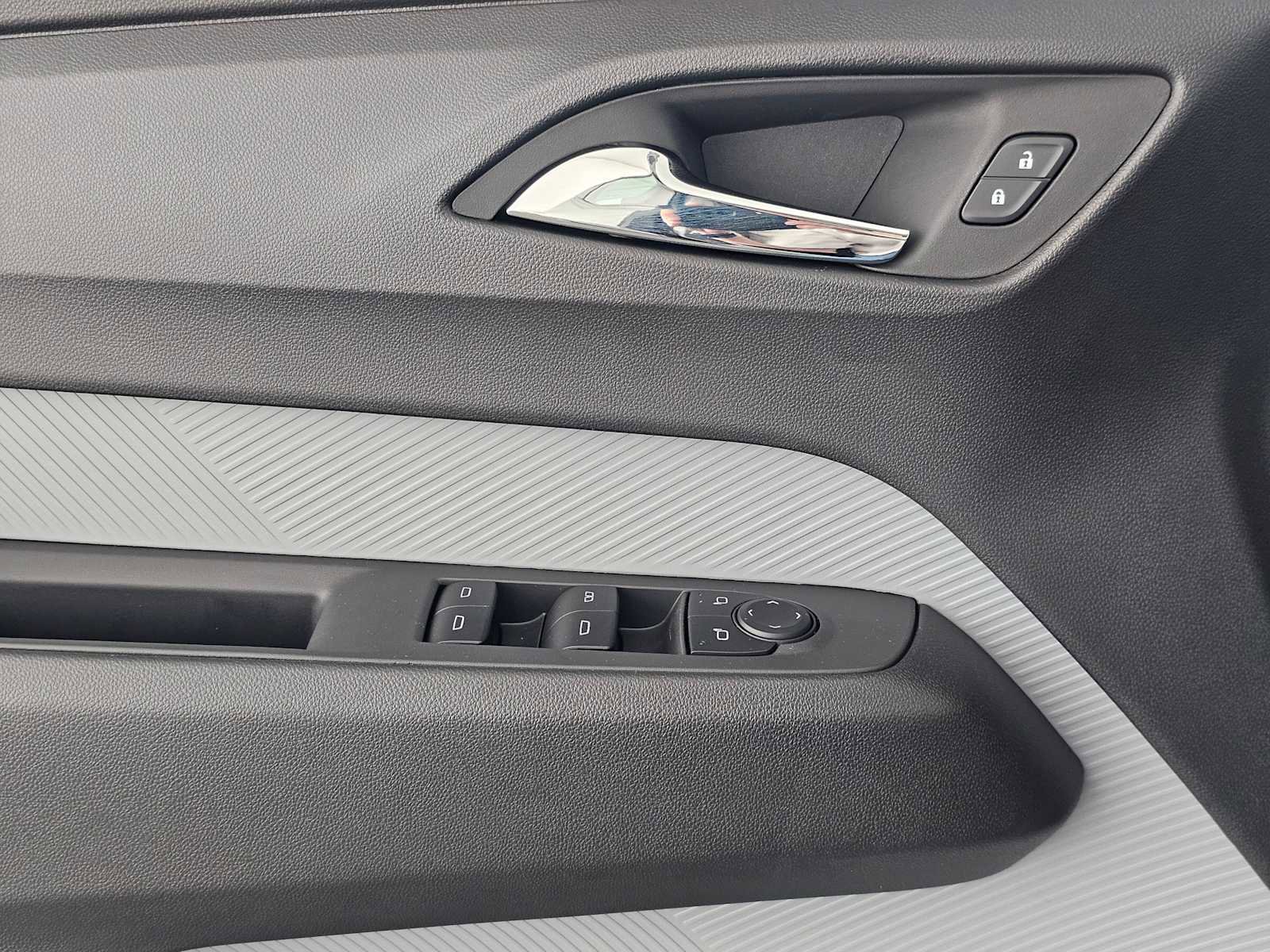 New 2027 Chevrolet Bolt LT image 29