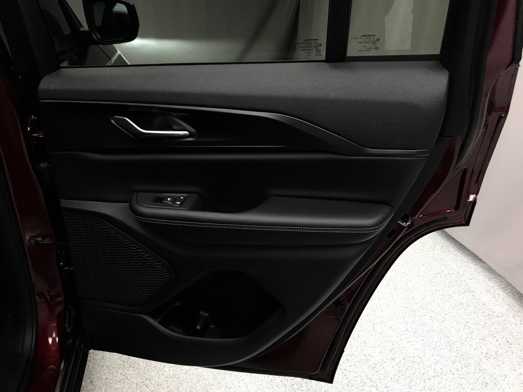 New 2026 Jeep Grand Cherokee Laredo image 15