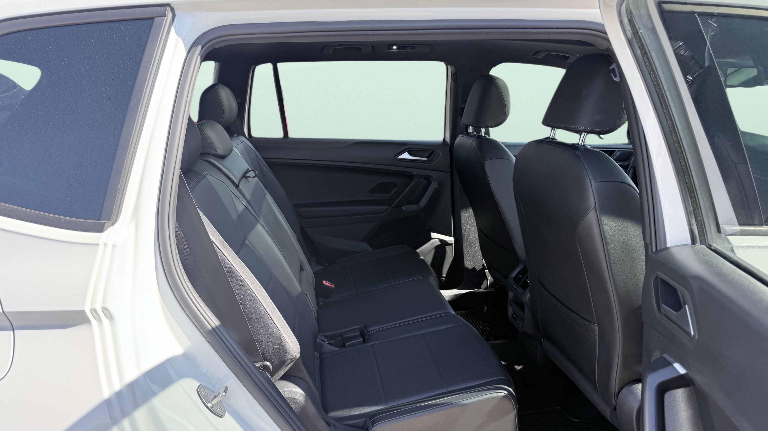 Used 2019 Volkswagen Tiguan SEL R-Line FWD image 43