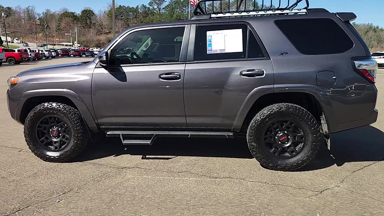 Used 2022 Toyota 4Runner SR5 Premium w/ Moonroof Package image 5