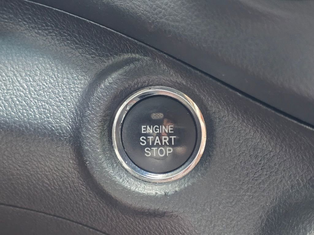 Used 2013 Toyota Highlander Limited AWD/4WD image 38