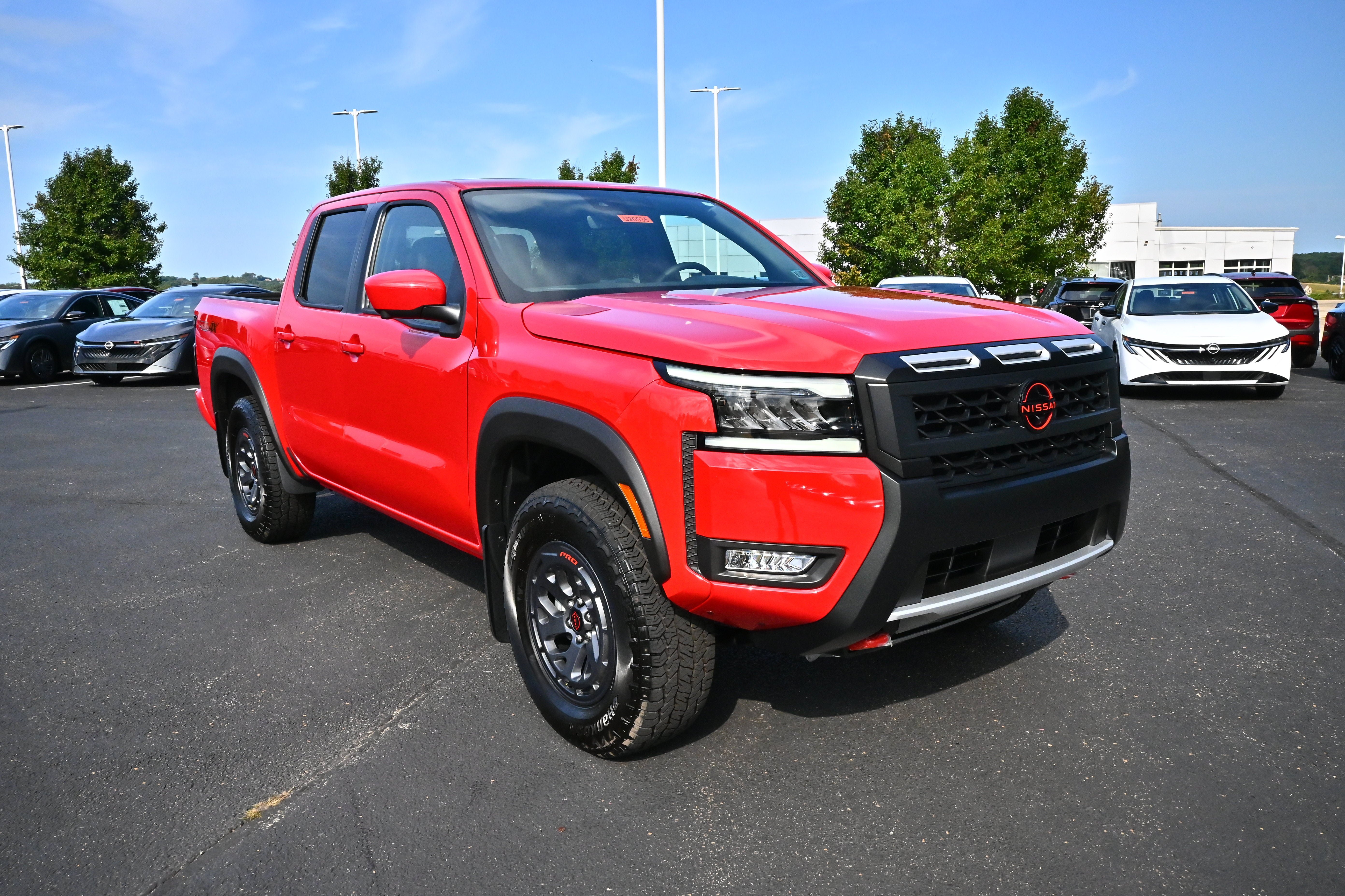 New 2026 Nissan Frontier PRO-4X w/ Pro Premium Package AWD/4WD image 2