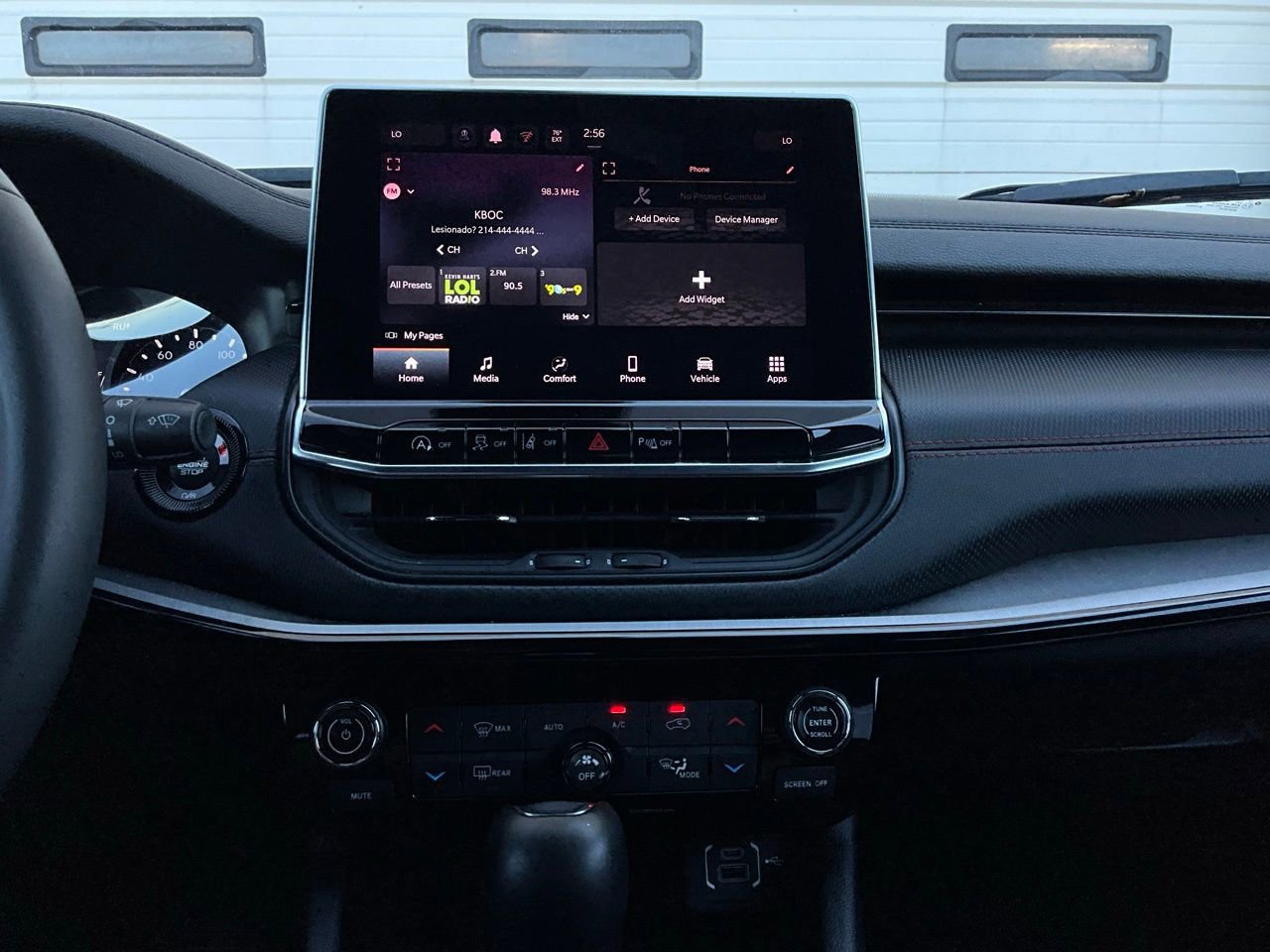 Used 2025 Jeep Compass Trailhawk image 25