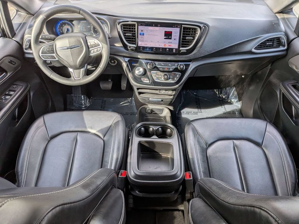 Used 2025 Chrysler Pacifica Select FWD image 31