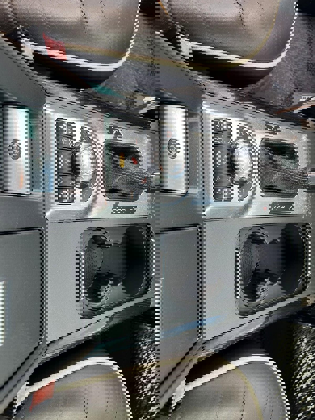 Used 2010 Land Rover Range Rover Supercharged image 20