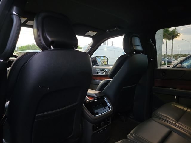 Used 2024 Lincoln Navigator Premiere AWD/4WD image 10