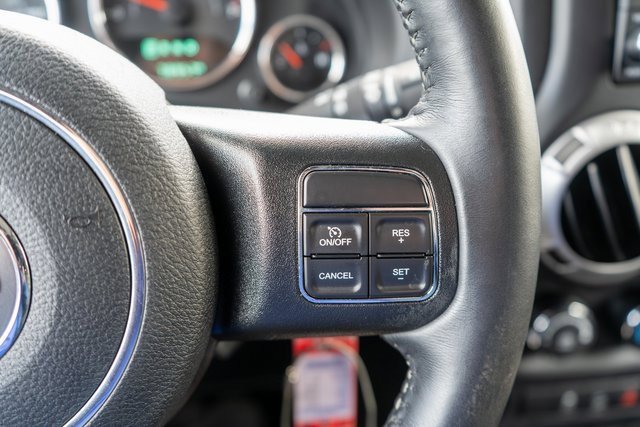 Used 2017 Jeep Wrangler Unlimited Rubicon w/ Connectivity Group image 23