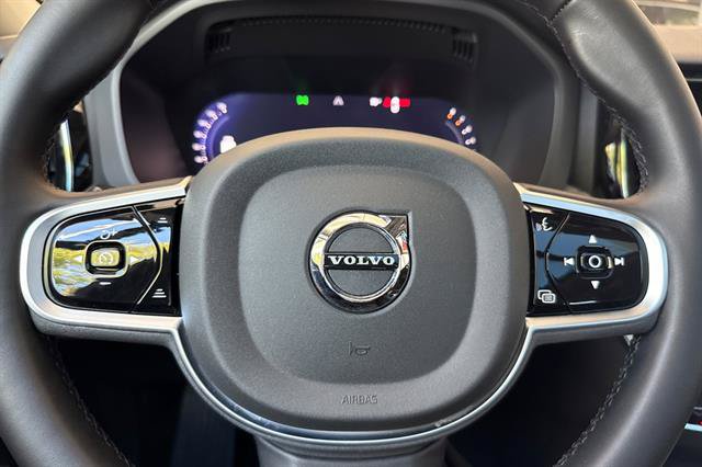 Certified 2025 Volvo XC60 B5 Plus AWD/4WD image 24