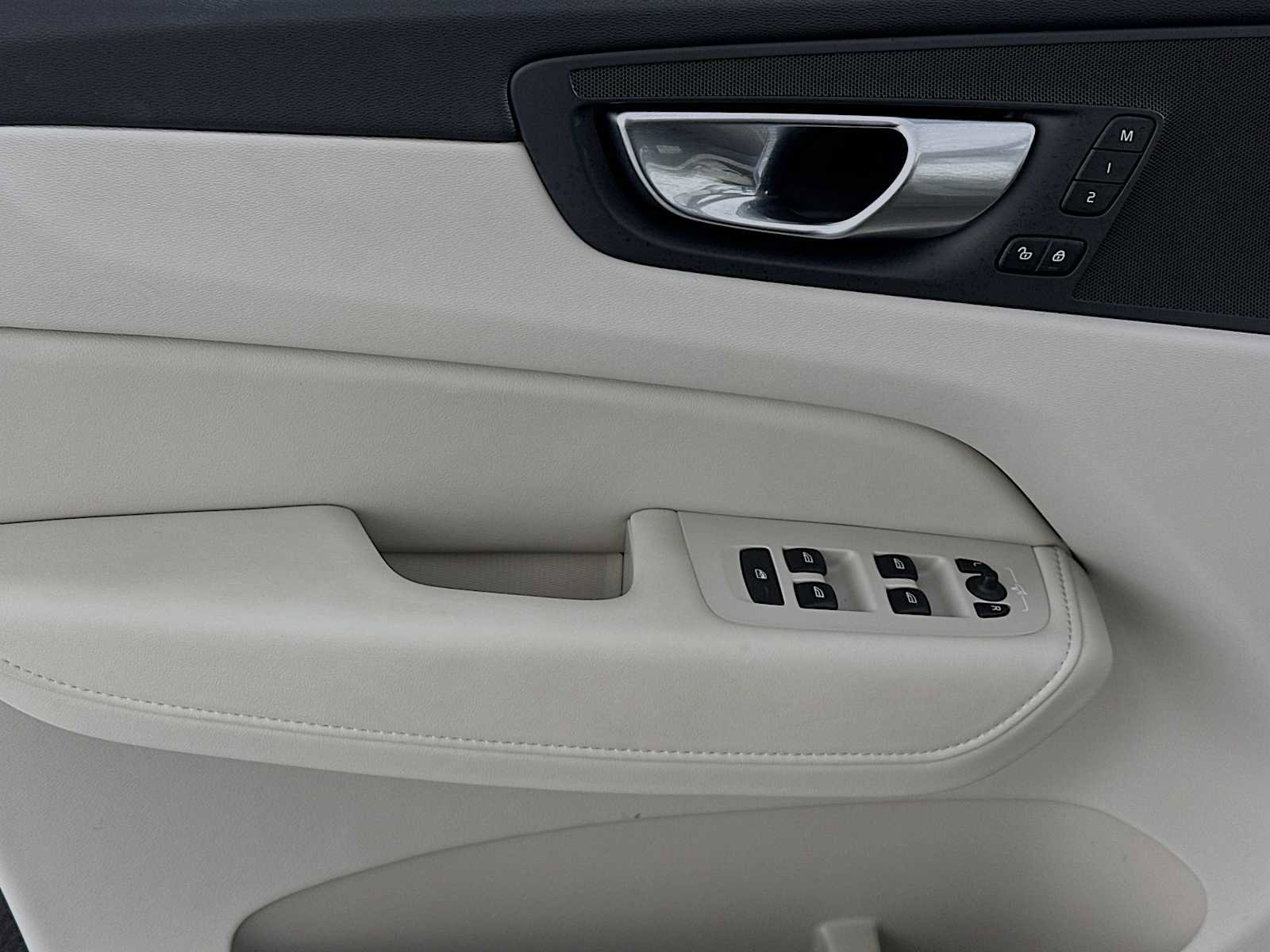 Used 2025 Volvo XC60 T8 Core w/ Protection Package Premier image 17