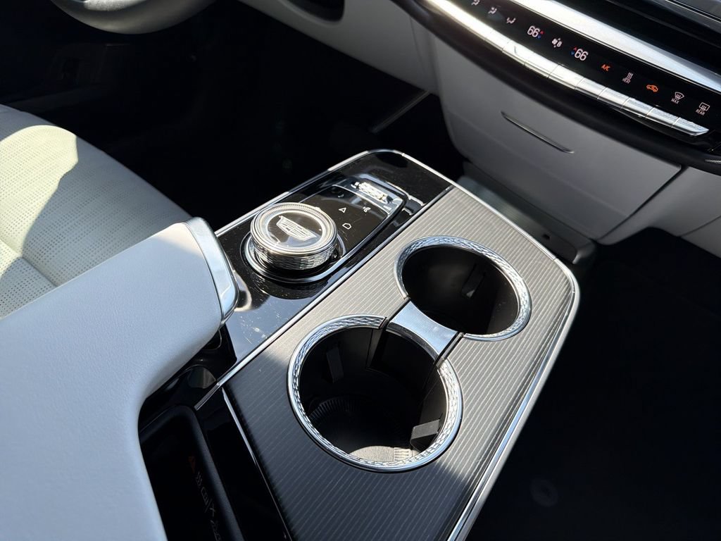 Certified 2024 Cadillac Lyriq Luxury RWD image 21