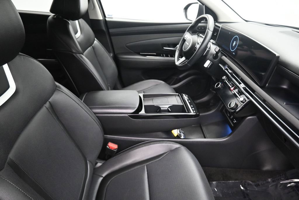 Used 2025 Hyundai Tucson Limited AWD/4WD image 10