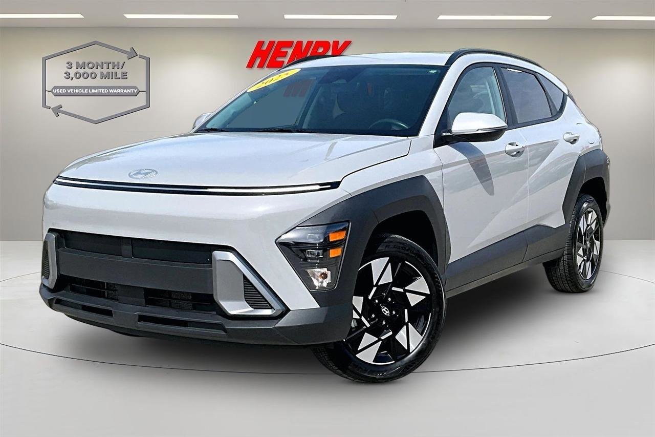 Used 2025 Hyundai Kona SEL AWD/4WD image 3