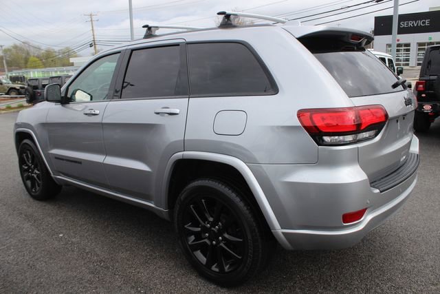 Used 2020 Jeep Grand Cherokee Altitude AWD/4WD image 27