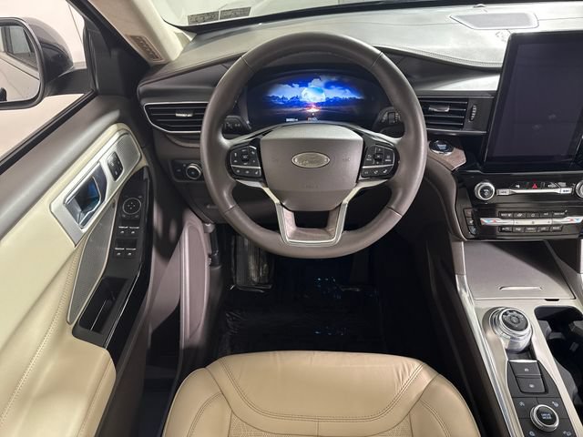 Used 2022 Ford Explorer Platinum w/ Equipment Group 601A AWD/4WD image 20