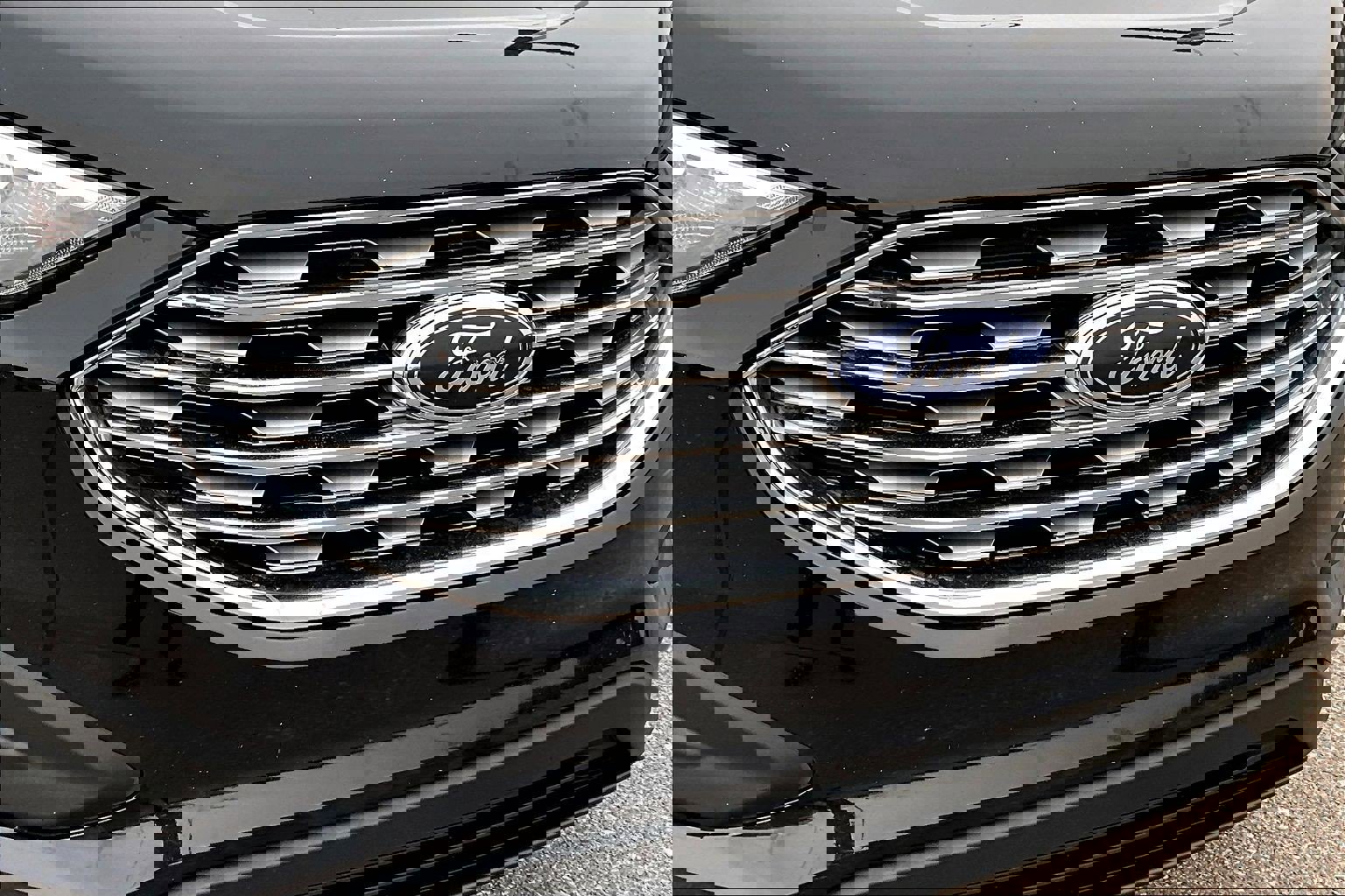 Used 2022 Ford Edge SE image 32