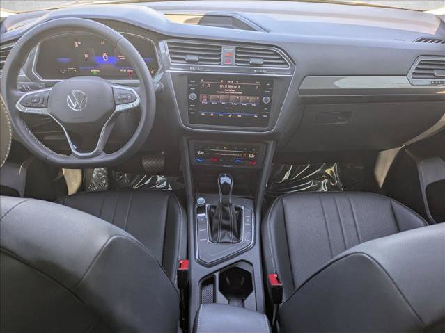 Used 2023 Volkswagen Tiguan SE FWD image 16