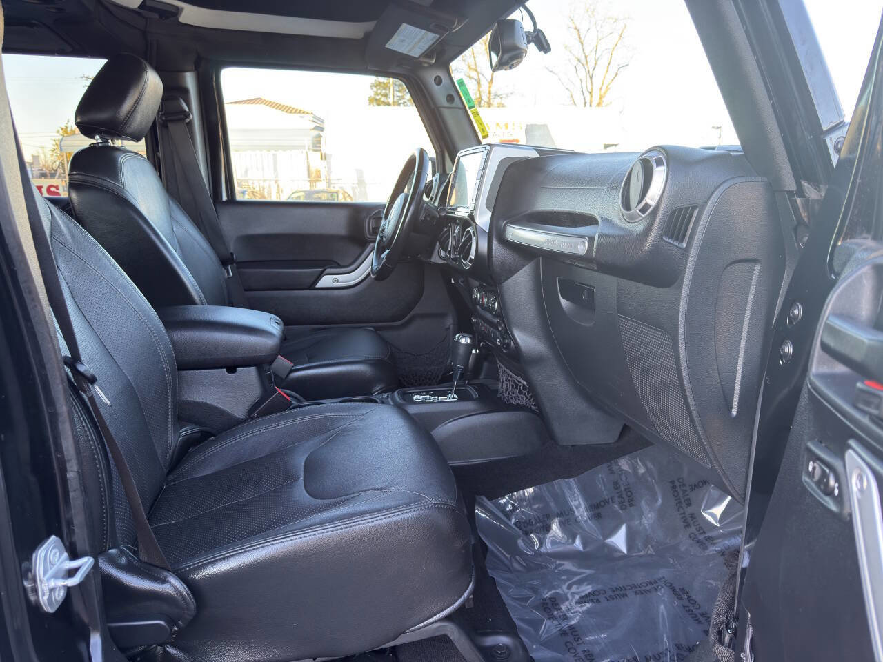 Used 2016 Jeep Wrangler Unlimited Sahara w/ Connectivity Group image 18