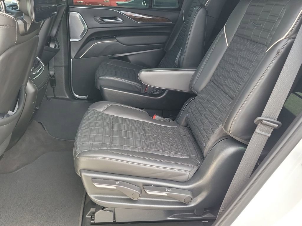 Certified 2023 Cadillac Escalade Sport Platinum w/ LPO, ONYX Package image 25