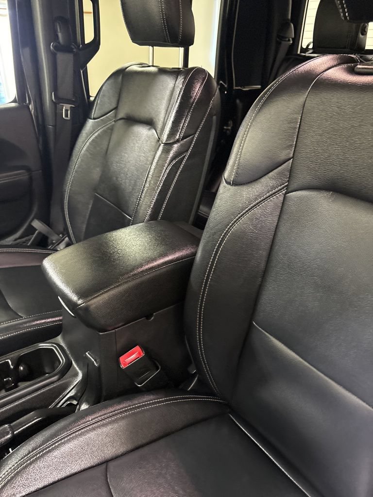 Used 2020 Jeep Gladiator Overland AWD/4WD image 15