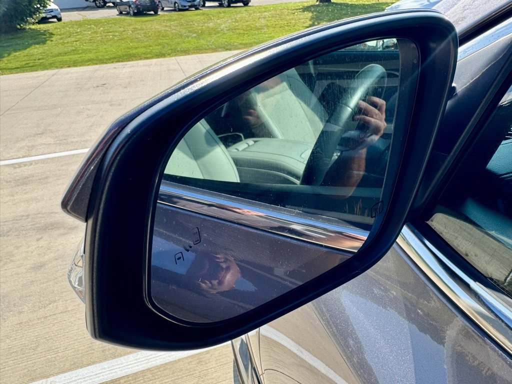 Used 2016 Toyota Highlander Limited image 26