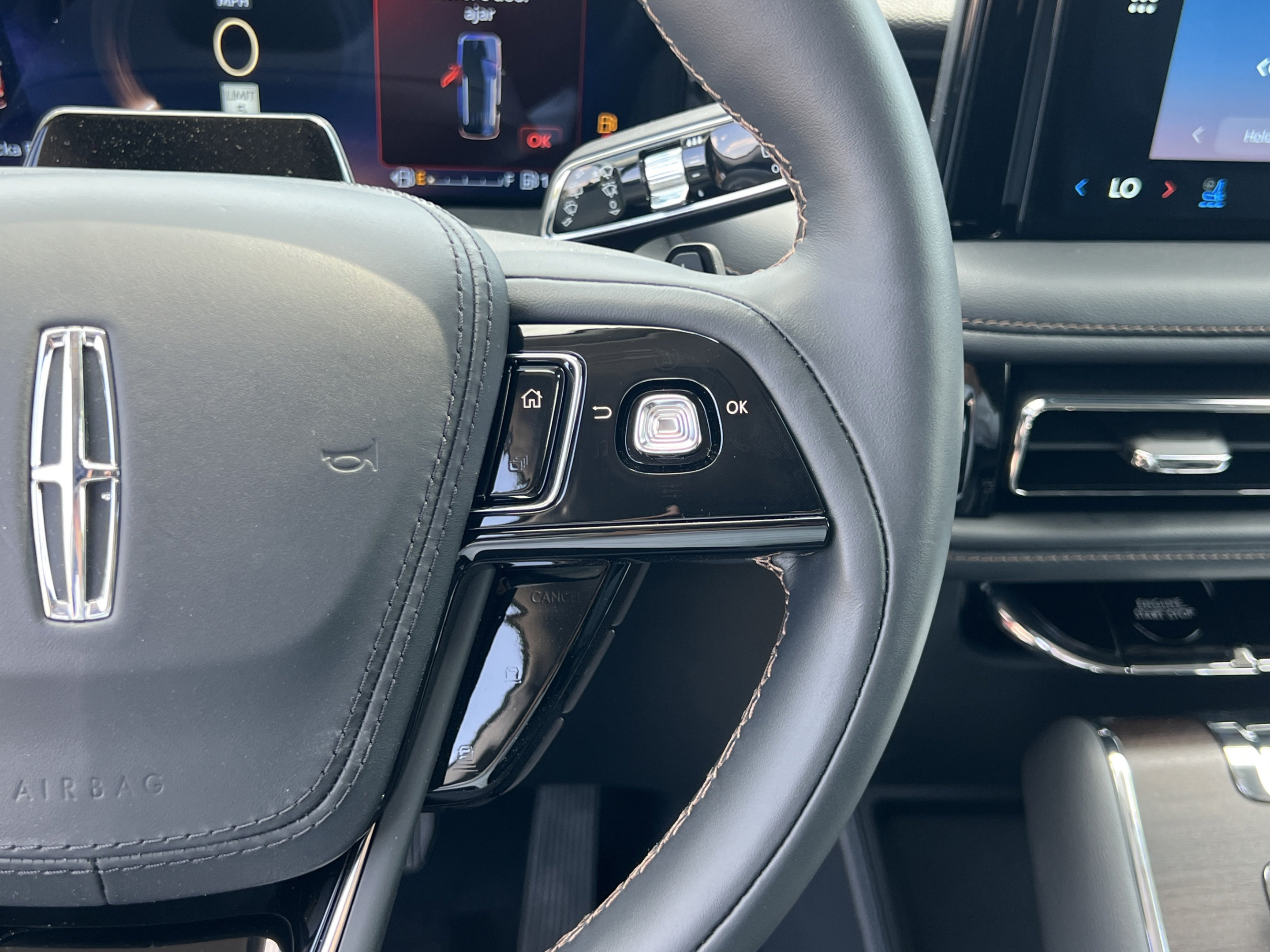New 2026 Lincoln Aviator Reserve AWD/4WD image 14