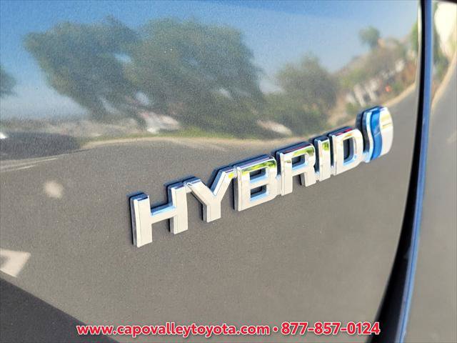 Certified 2022 Toyota Prius LE FWD image 4