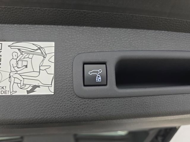 Used 2024 Toyota Sienna XLE FWD image 33