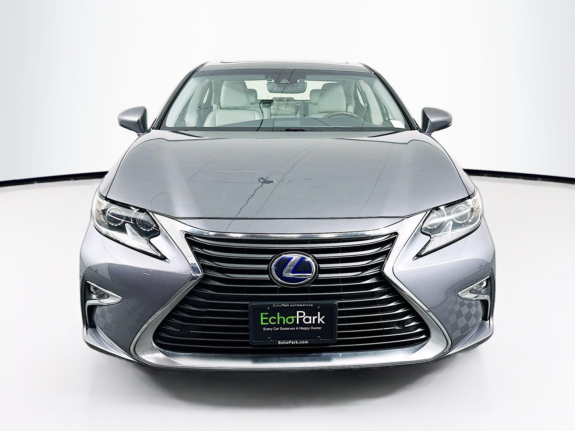 Used 2017 Lexus ES 300h w/ Luxury Package FWD image 2
