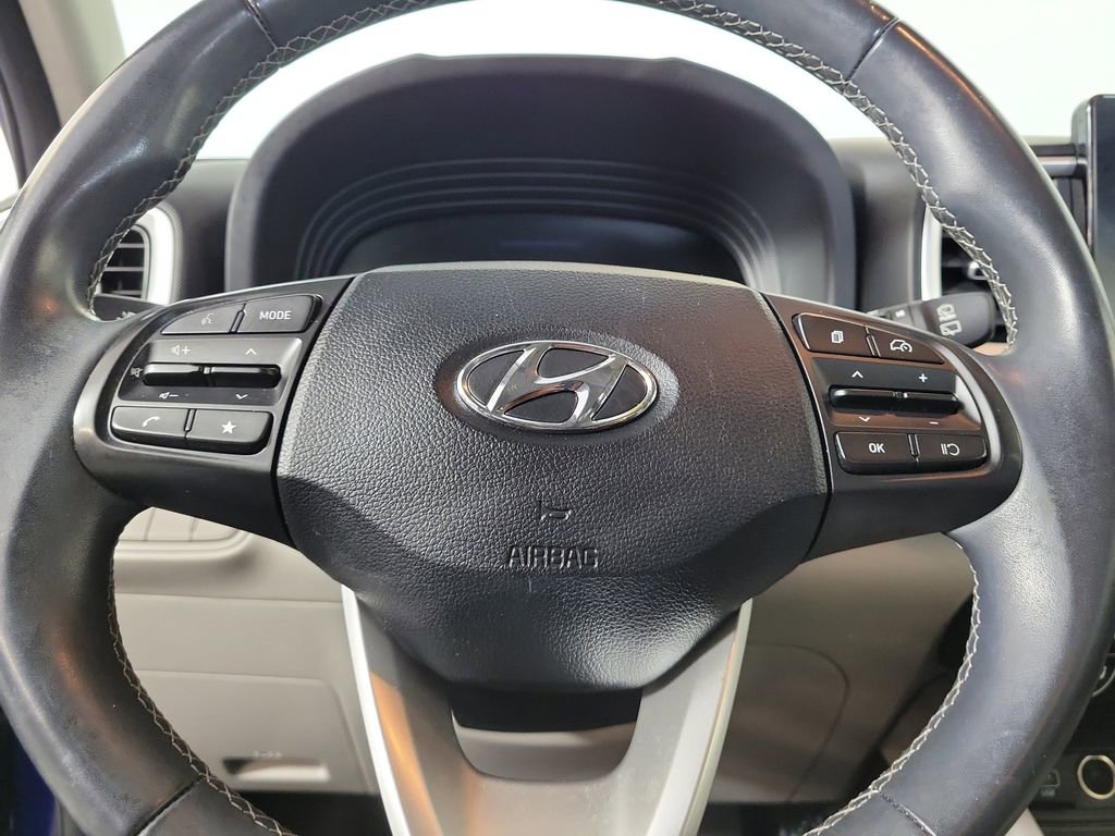 Used 2023 Hyundai Venue SEL FWD image 15
