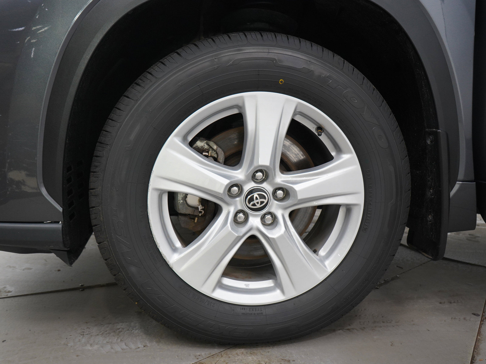 Used 2023 Toyota Highlander L AWD/4WD image 30