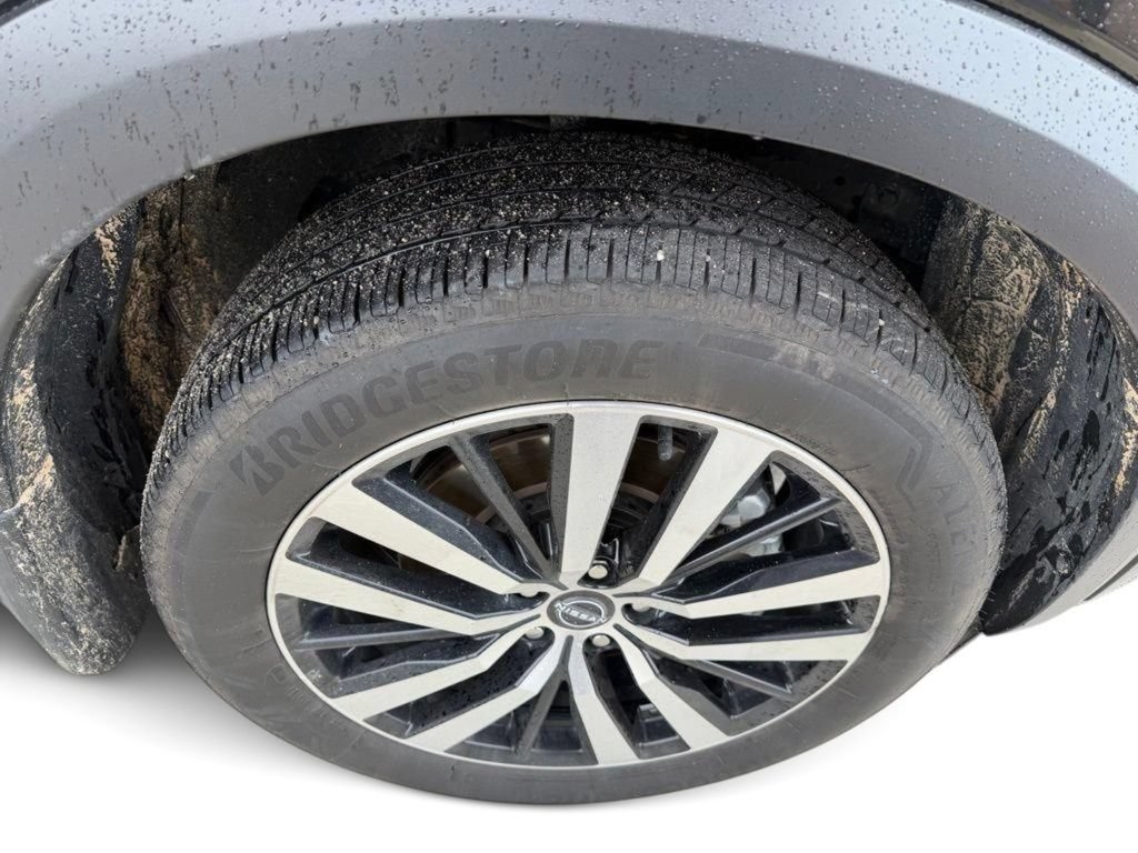 Used 2025 Nissan Pathfinder Platinum w/ Cargo Package FWD image 10