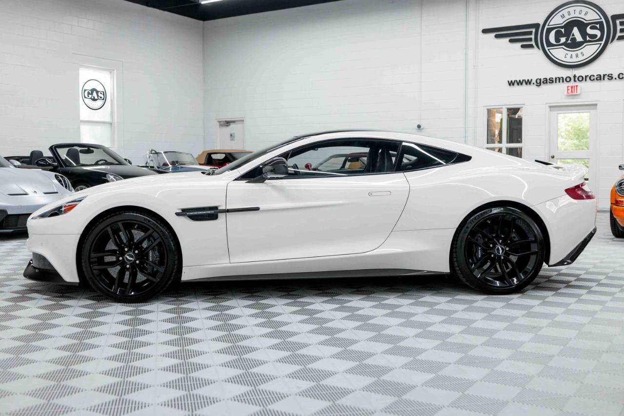Used 2016 Aston Martin Vanquish Coupe image 11