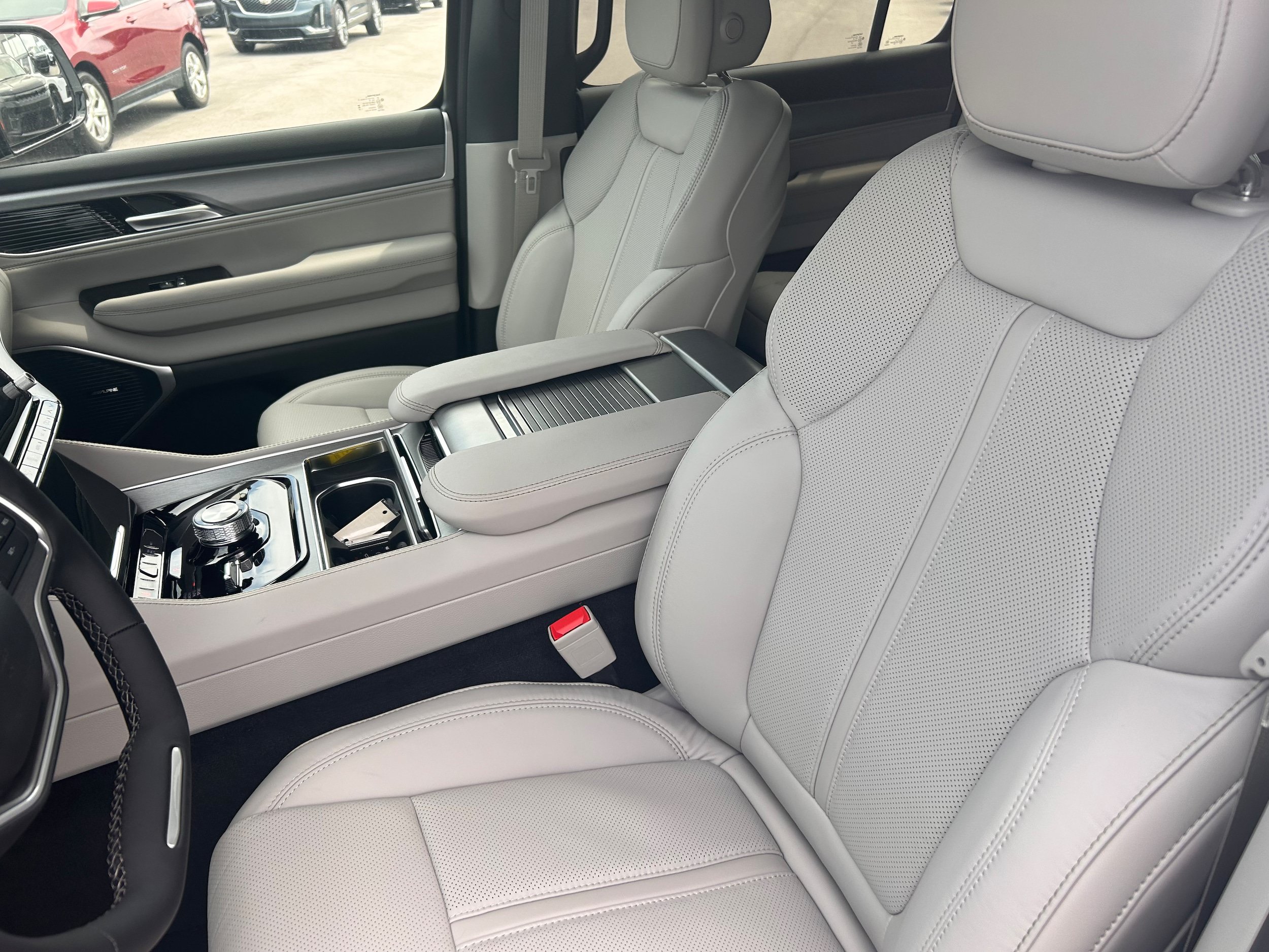 New 2026 Jeep Grand Wagoneer L Limited AWD/4WD image 13