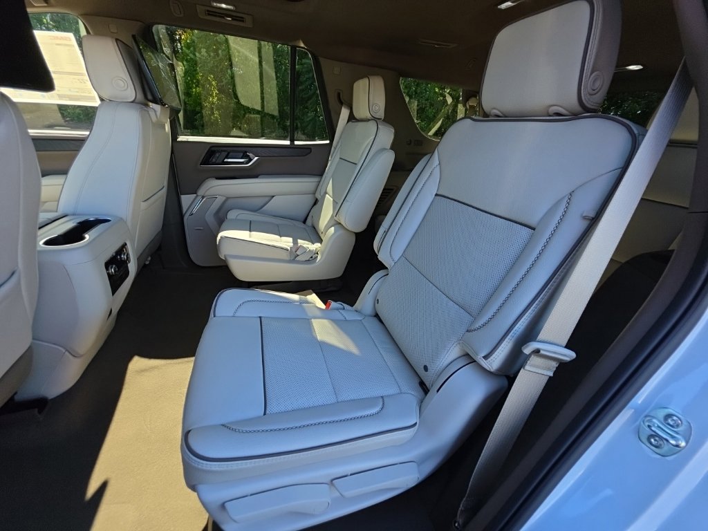 New 2026 GMC Yukon Denali w/ Denali Reserve Package AWD/4WD image 19