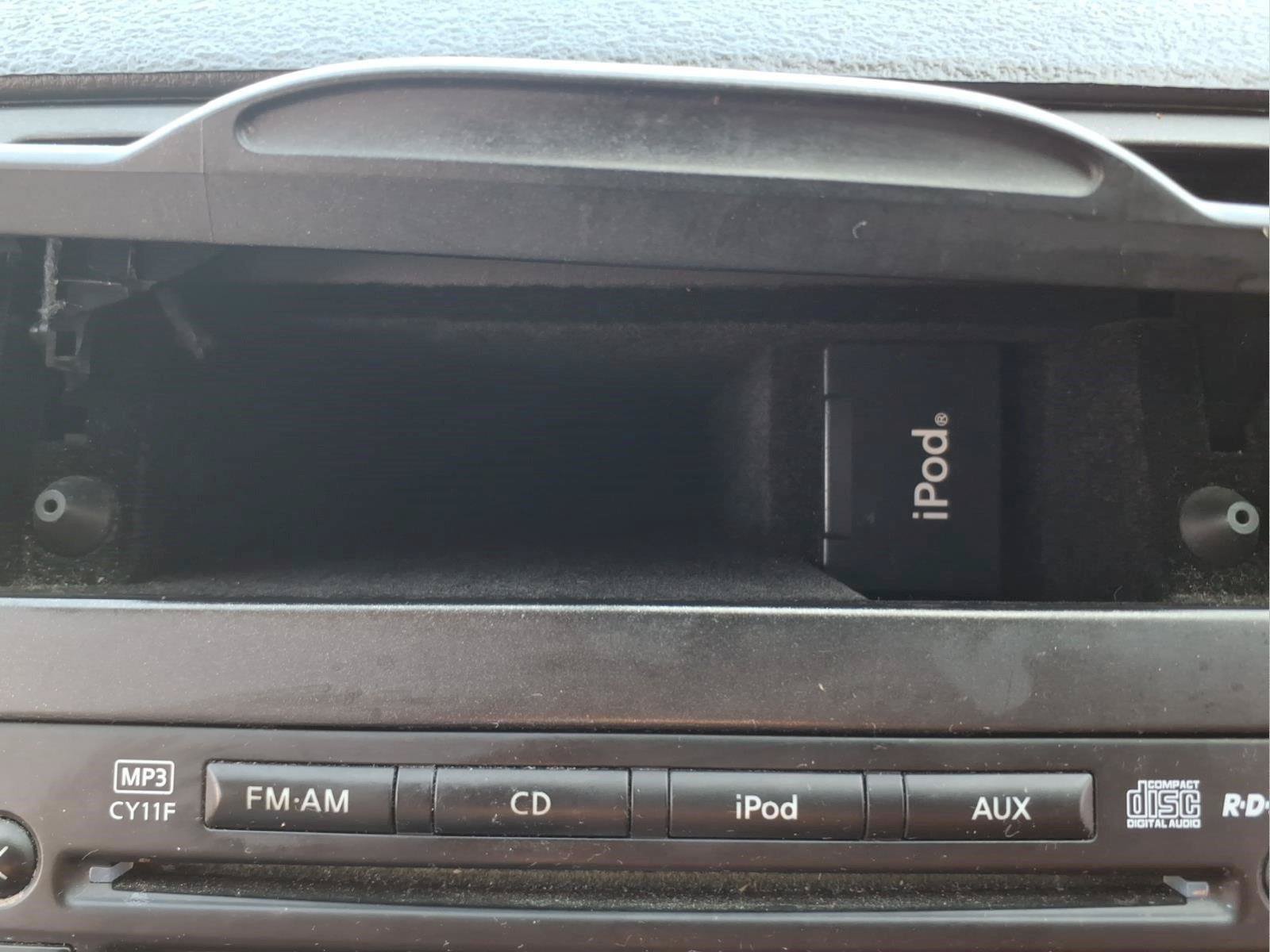 Used 2010 Nissan Versa Hatchback FWD image 23