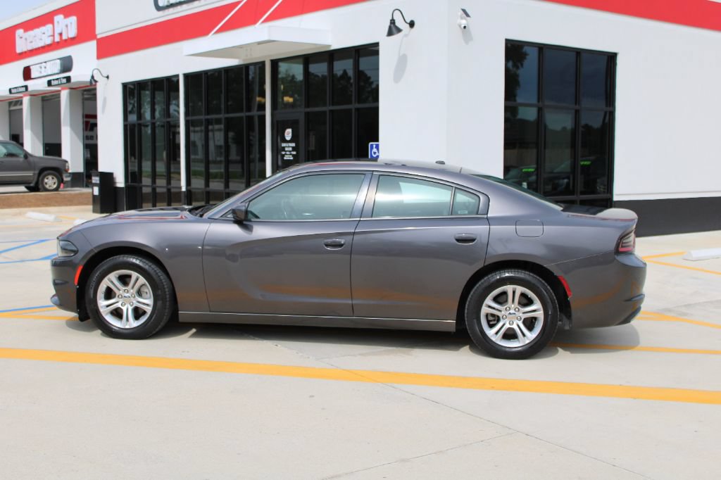 Used 2022 Dodge Charger SXT RWD image 6