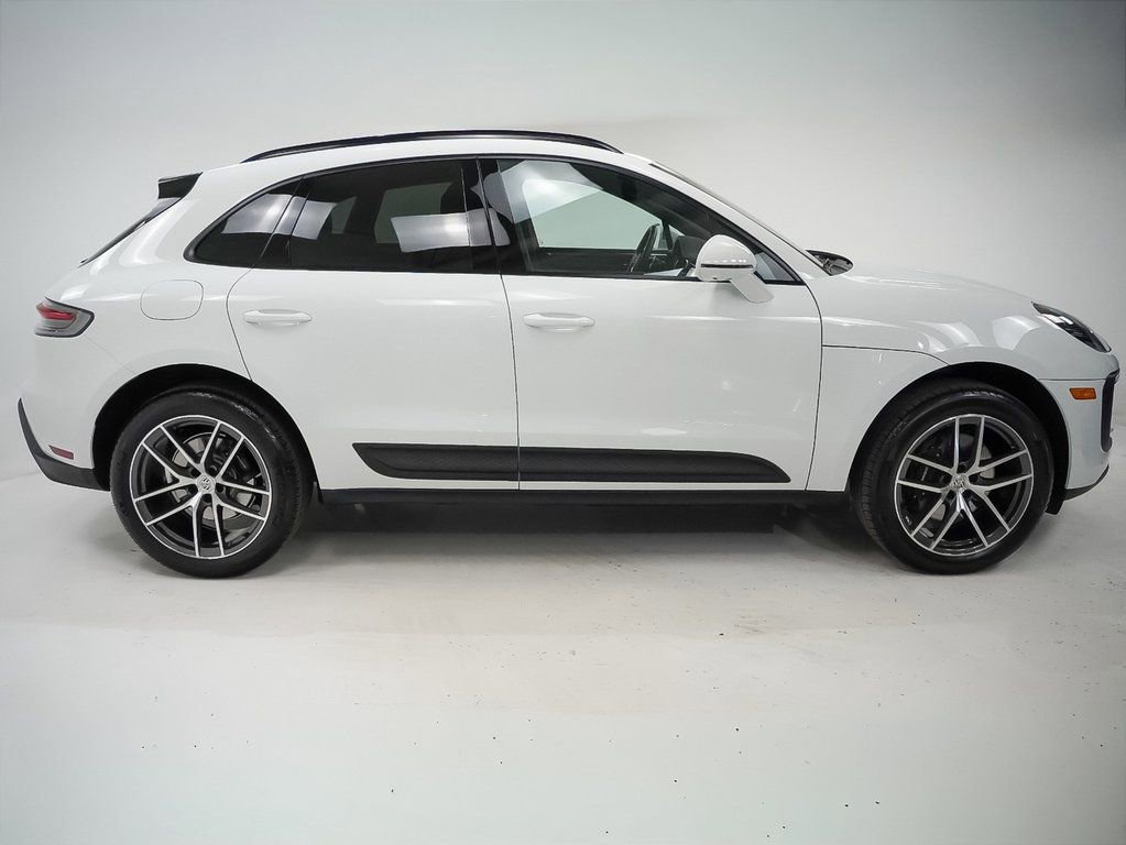 Used 2025 Porsche Macan AWD/4WD image 9