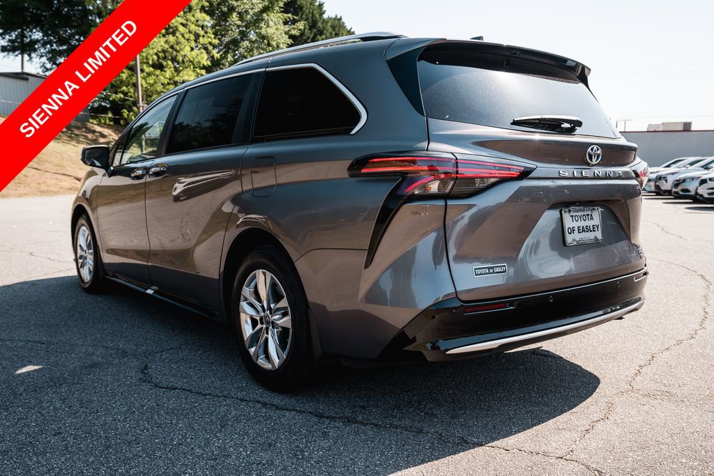Certified 2023 Toyota Sienna Limited FWD image 5