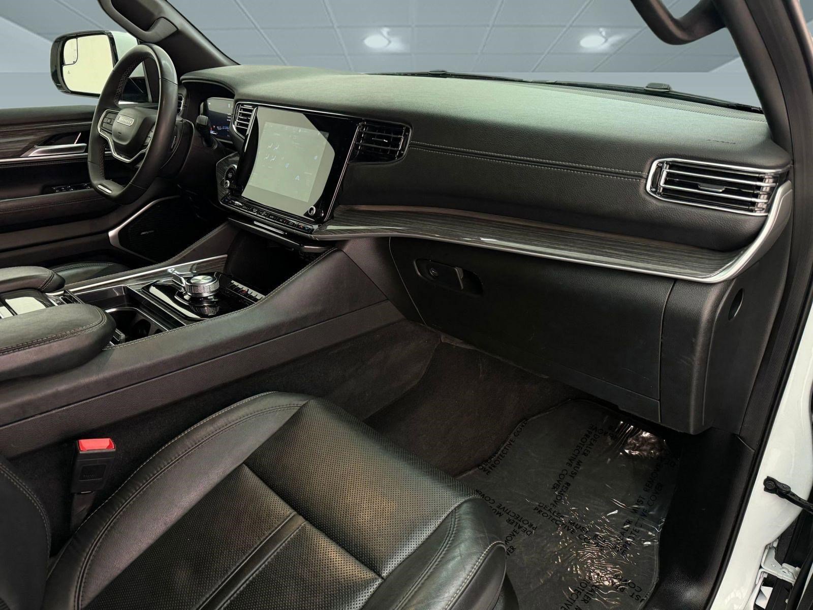 Used 2022 Jeep Wagoneer Series II AWD/4WD image 21
