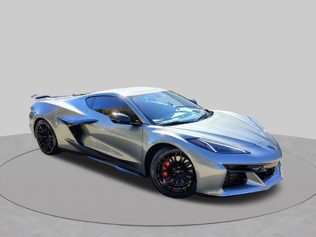Used 2024 Chevrolet Corvette Z06 RWD image 2