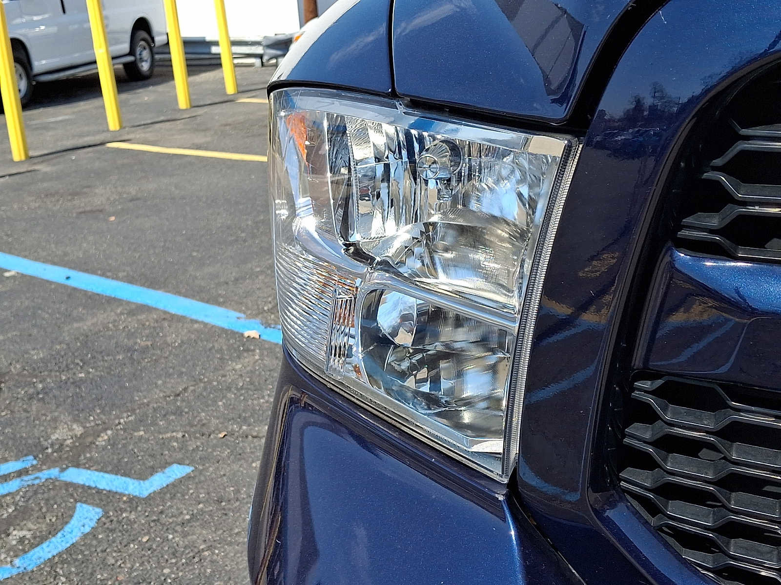 Used 2013 RAM 1500 Express image 9