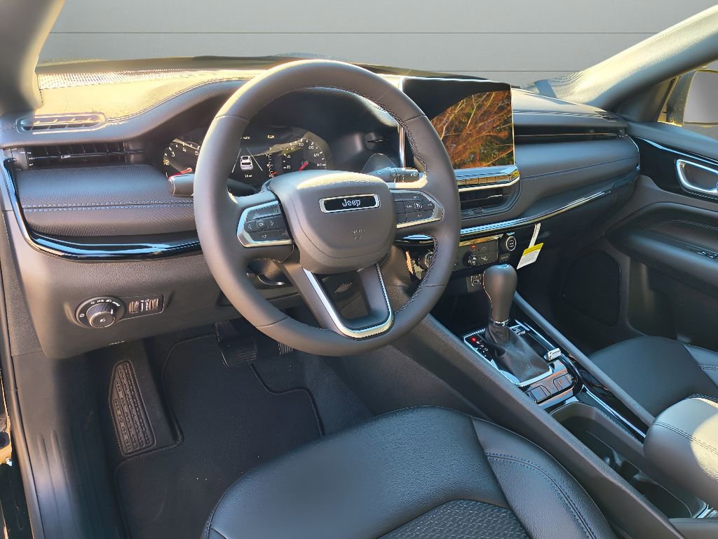 New 2026 Jeep Compass Latitude image 17